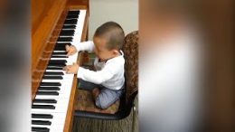 Child-piano-prodigy-plays-Carnegie-Hall